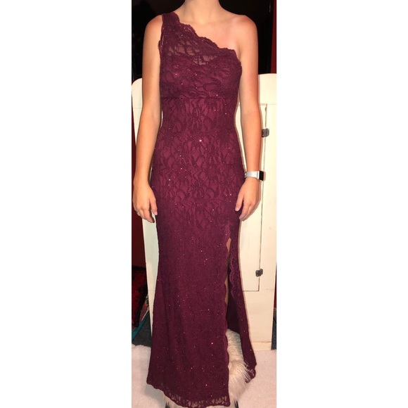 Like New! One-Shoulder Gown Prom Dress - Picture 2 of 15